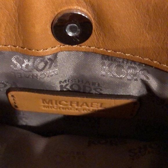 Michael Kors Cross Body - Picture 8 of 9